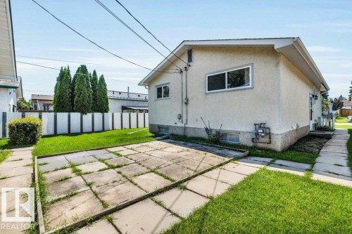 9 Linden St, Spruce Grove, AB - Outdoor With Exterior