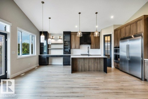 21 Norwyck Way, Spruce Grove, AB - Indoor Photo Showing Kitchen With Upgraded Kitchen