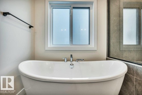 21 Norwyck Way, Spruce Grove, AB - Indoor Photo Showing Bathroom