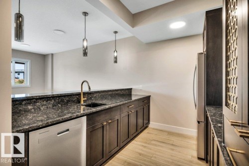 21 Norwyck Way, Spruce Grove, AB - Indoor Photo Showing Kitchen