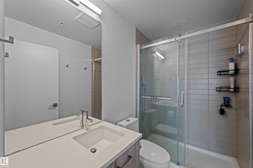 #408 10837 83 Av Nw, Edmonton, AB - Indoor Photo Showing Bathroom