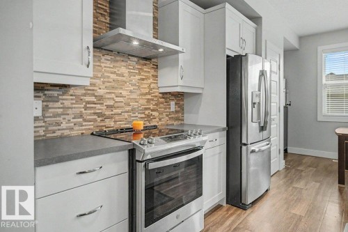 1303 162 Street Sw, Edmonton, AB - Indoor Photo Showing Kitchen With Upgraded Kitchen