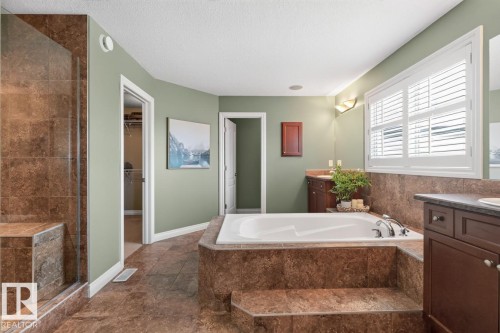 817 Southfork Green, Leduc, AB 