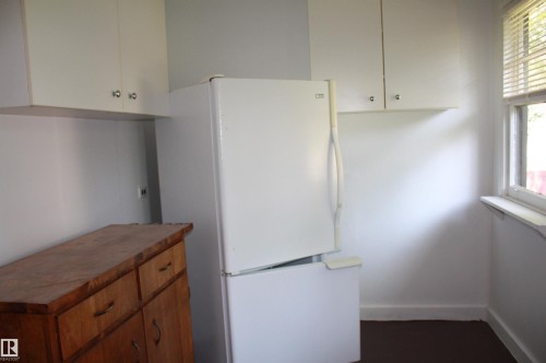 Image quality insufficient for description - 5227 51 Street, Redwater, AB - Indoor Photo Showing Other Room