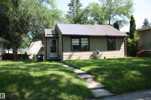 5227 51 Street, Redwater, AB - Outdoor