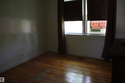 Image quality insufficient for description - 5227 51 Street, Redwater, AB - Indoor Photo Showing Other Room