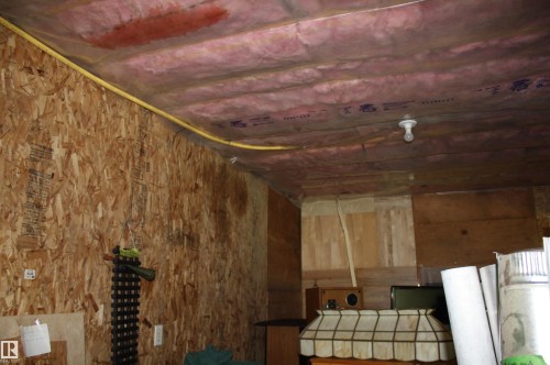 Image quality insufficient for description - 5227 51 Street, Redwater, AB - Indoor Photo Showing Other Room