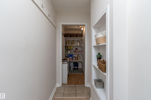 11236 40 Avenue Nw, Edmonton, AB - Indoor Photo Showing Other Room