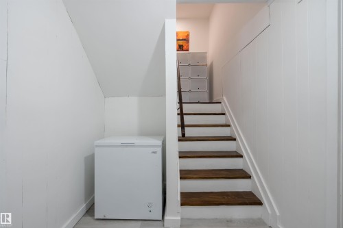 11236 40 Avenue Nw, Edmonton, AB - Indoor Photo Showing Other Room