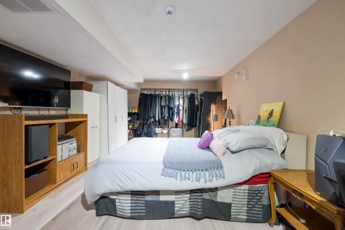 11236 40 Avenue Nw, Edmonton, AB - Indoor Photo Showing Other Room