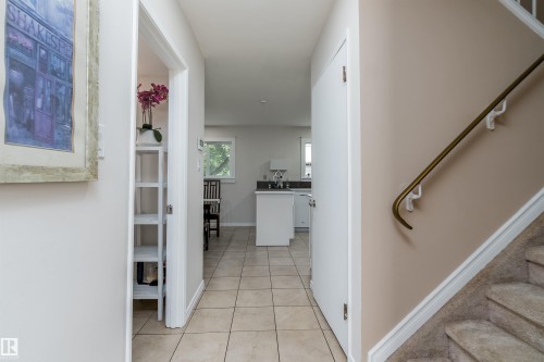 11236 40 Avenue Nw, Edmonton, AB - Indoor Photo Showing Other Room