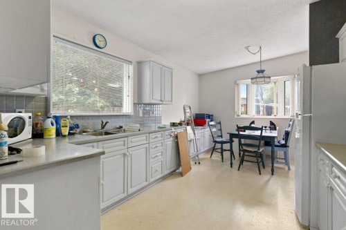 11408 53 Avenue Nw, Edmonton, AB - Indoor Photo Showing Kitchen