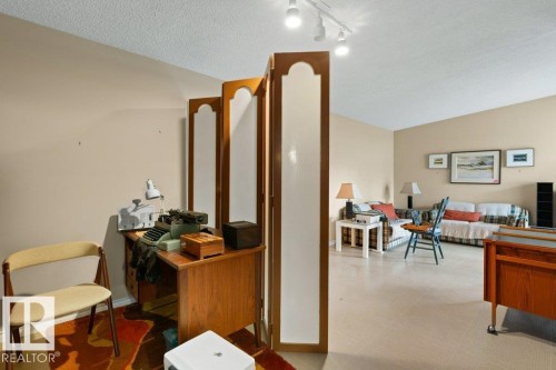 11408 53 Avenue Nw, Edmonton, AB - Indoor