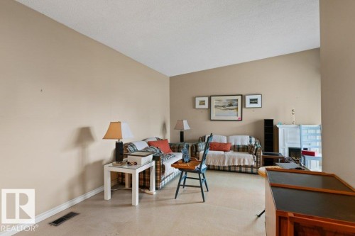 11408 53 Avenue Nw, Edmonton, AB - Indoor