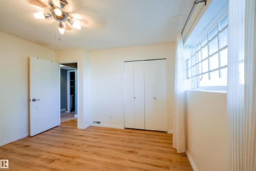8920A 144 Avenue Nw, Edmonton, AB - Indoor Photo Showing Other Room
