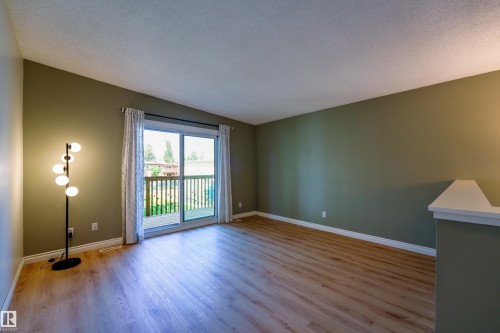 8920A 144 Avenue Nw, Edmonton, AB - Indoor Photo Showing Other Room