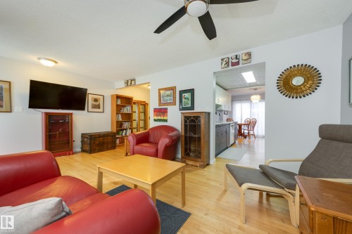 4303 46 Street, Stony Plain, AB - Indoor Photo Showing Living Room