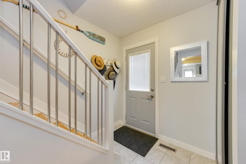 4303 46 Street, Stony Plain, AB - Indoor Photo Showing Other Room