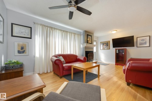 4303 46 Street, Stony Plain, AB - Indoor Photo Showing Living Room