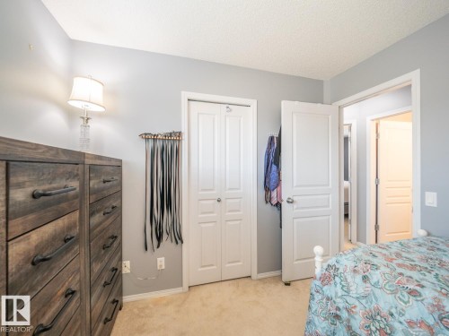 #42 450 Hyndman Cr Nw, Edmonton, AB - Indoor Photo Showing Bedroom