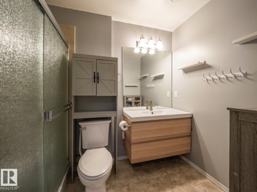 #42 450 Hyndman Cr Nw, Edmonton, AB - Indoor Photo Showing Bathroom