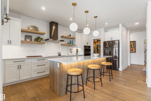47 Gladstone Bend, Spruce Grove, AB - Indoor Photo Showing Kitchen With Upgraded Kitchen