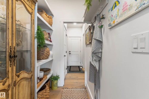 47 Gladstone Bend, Spruce Grove, AB - Indoor Photo Showing Laundry Room