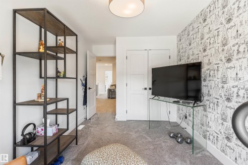 47 Gladstone Bend, Spruce Grove, AB - Indoor Photo Showing Other Room