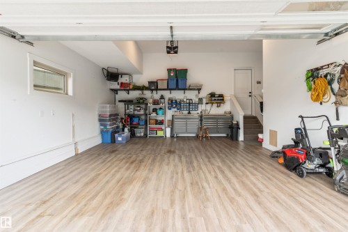 47 Gladstone Bend, Spruce Grove, AB - Indoor Photo Showing Garage
