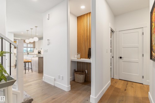 47 Gladstone Bend, Spruce Grove, AB - Indoor Photo Showing Other Room