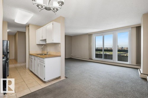 #1803 10883 Saskatchewan Dr Nw, Edmonton, AB - Indoor Photo Showing Kitchen
