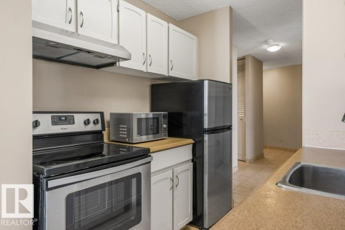 #1803 10883 Saskatchewan Dr Nw, Edmonton, AB - Indoor Photo Showing Kitchen