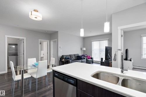#407 812 Welsh Dr Sw, Edmonton, AB - Indoor