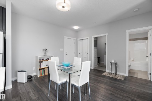 #407 812 Welsh Dr Sw, Edmonton, AB - Indoor Photo Showing Dining Room