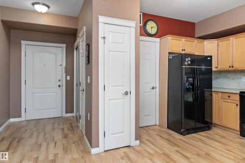 #315 612 111 St Sw, Edmonton, AB - Indoor Photo Showing Kitchen