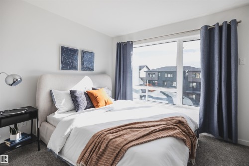 2028 212 Street Nw, Edmonton, AB - Indoor Photo Showing Bedroom