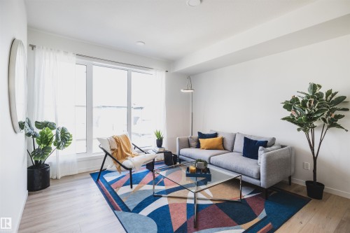 2028 212 Street Nw, Edmonton, AB - Indoor Photo Showing Living Room