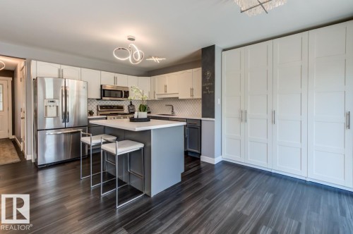 12114 16 Avenue Sw, Edmonton, AB - Indoor Photo Showing Kitchen With Upgraded Kitchen