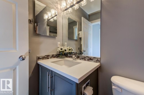 12114 16 Avenue Sw, Edmonton, AB - Indoor Photo Showing Bathroom