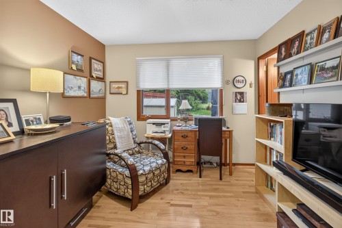 304 Fir Street, Sherwood Park, AB - Indoor Photo Showing Office