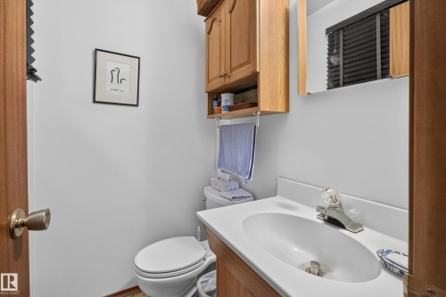 304 Fir Street, Sherwood Park, AB - Indoor Photo Showing Bathroom