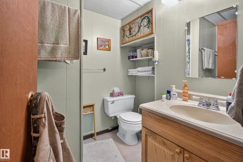 304 Fir Street, Sherwood Park, AB - Indoor Photo Showing Bathroom