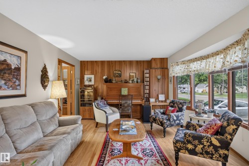 304 Fir Street, Sherwood Park, AB - Indoor Photo Showing Living Room
