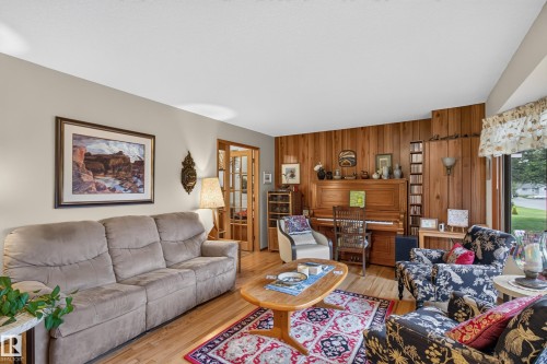 304 Fir Street, Sherwood Park, AB - Indoor Photo Showing Living Room