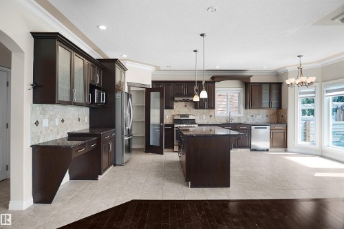14037 161A Avenue Nw, Edmonton, AB 