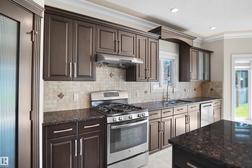 14037 161A Avenue Nw, Edmonton, AB 