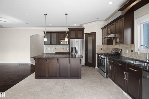 14037 161A Avenue Nw, Edmonton, AB 