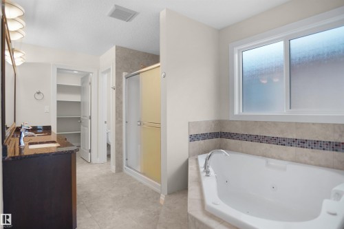 14037 161A Avenue Nw, Edmonton, AB 