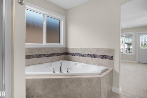 14037 161A Avenue Nw, Edmonton, AB 