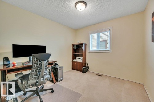 Could be a fourth bedroom - 568 Buchanan Road Nw, Edmonton, AB - Indoor Photo Showing Office